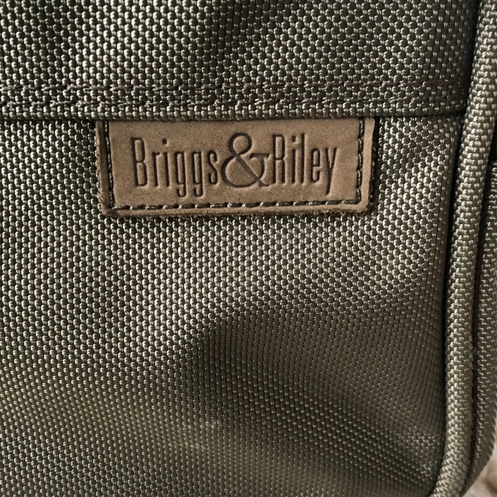 BRIGGS & RILEY Travelware Olive Green Carey On Bag Duffle Briefbag Weekender 20”
